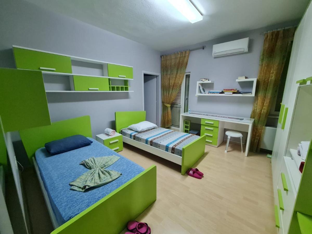 Et Apartaments Тирана Экстерьер фото