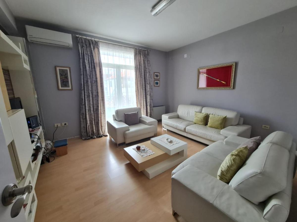Et Apartaments Тирана Экстерьер фото