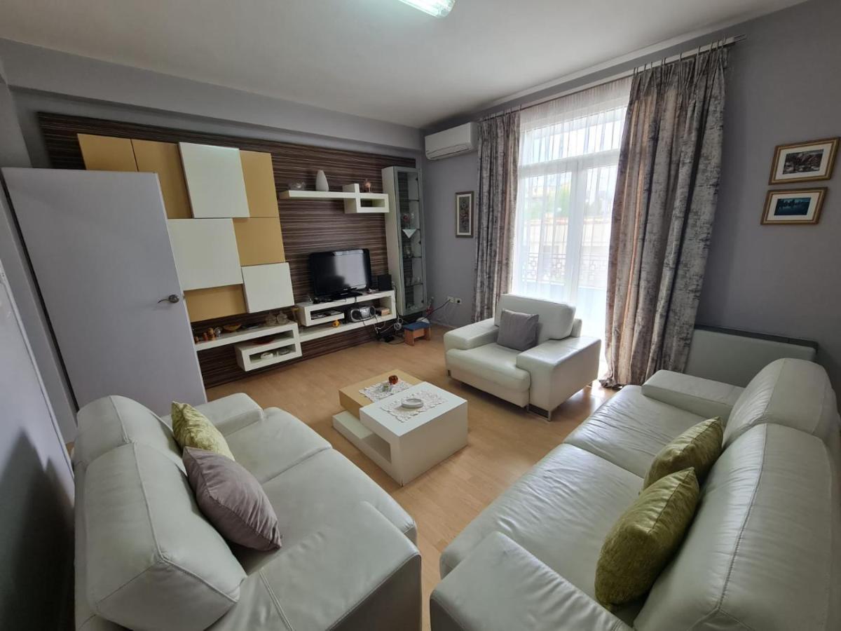 Et Apartaments Тирана Экстерьер фото